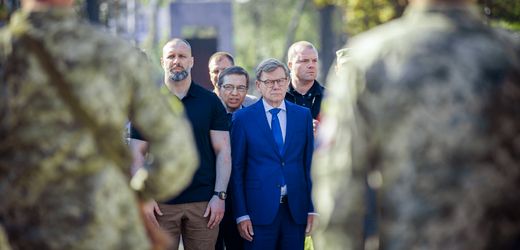 Wadephul besucht Ukraine, während Russland Schattenkrieg führt und beide Länder nach Alternativen zu Starlink suchen
