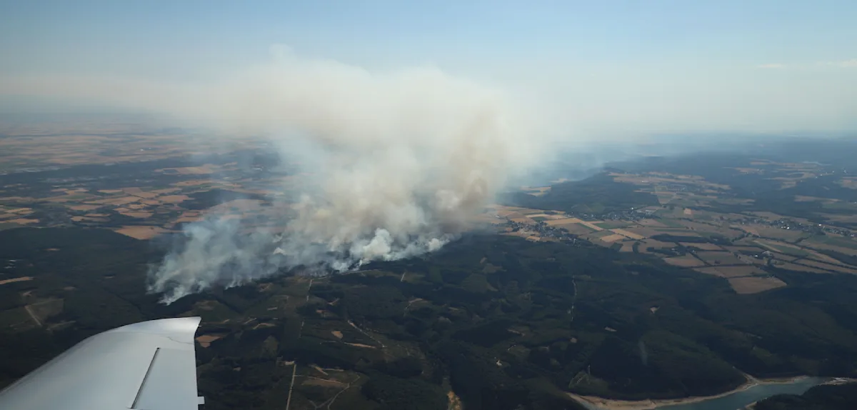Waldbrand in der Eifel: Evakuierungen im Kreis Düren