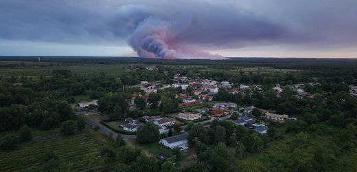 Waldbrände an der französischen Atlantikküste zwingen Tausende zur Evakuierung