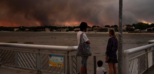 Waldbrände in Südeuropa nehmen zu: Tausende müssen evakuiert werden