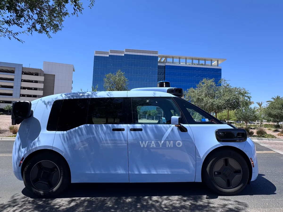 Waymo Launches Chinese-Made Ojai Minivan Robotaxi