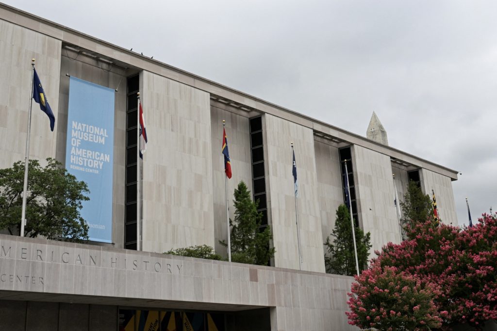 White House Report Accuses Smithsonian of Promoting Leftist Ideology