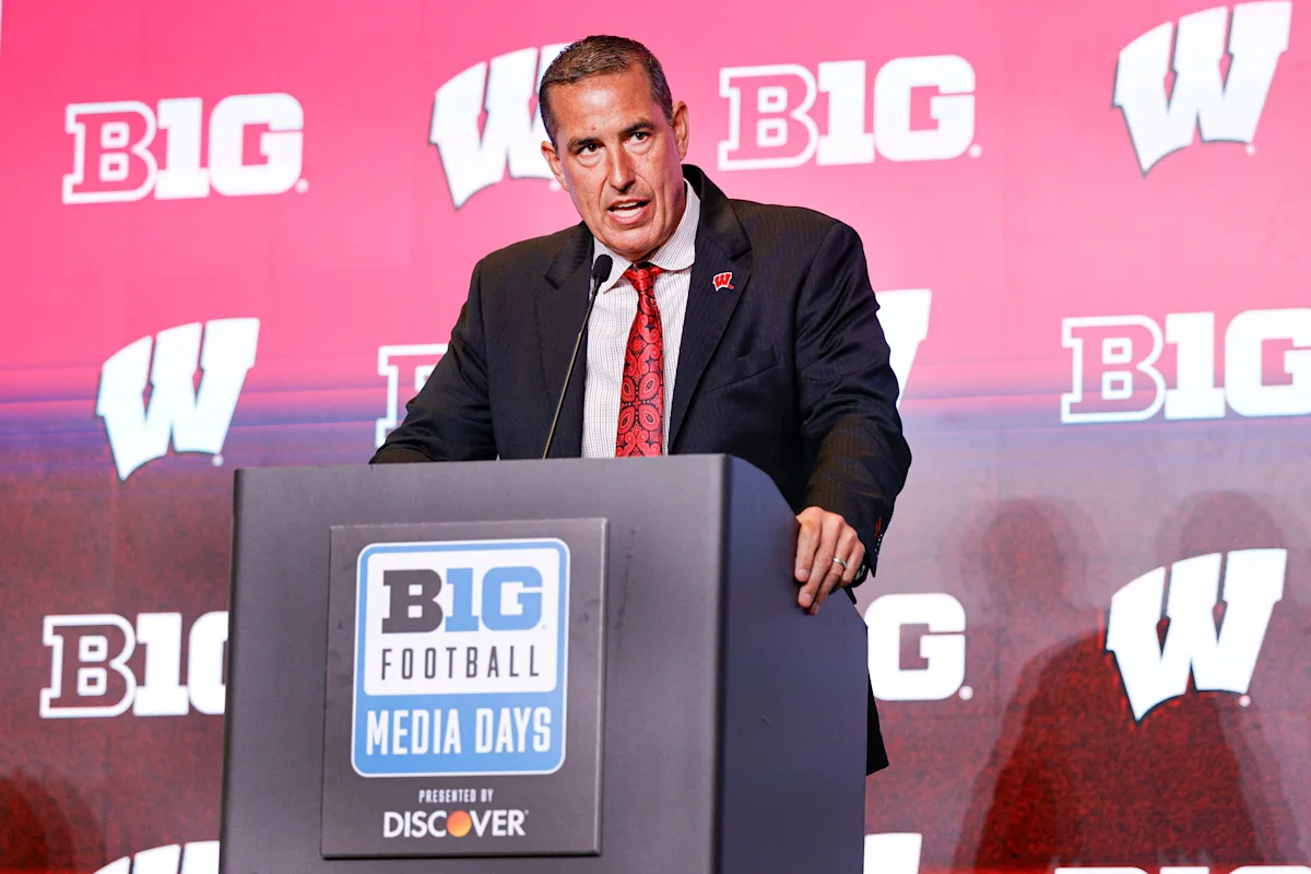 Wisconsin Eyes Upset Over No. 4 Notre Dame in Week 1