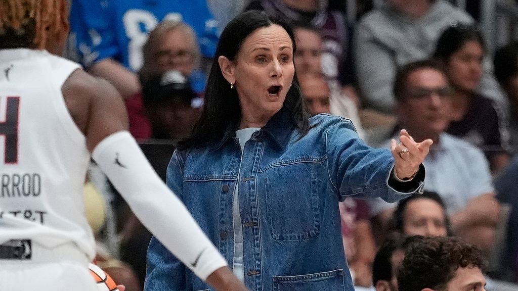 WNBA Suspends Phoenix Mercury Coach Sandy Brondello