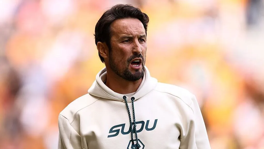 Wolves' Coach Peixoto Focuses on Future, Dismisses Past Struggles