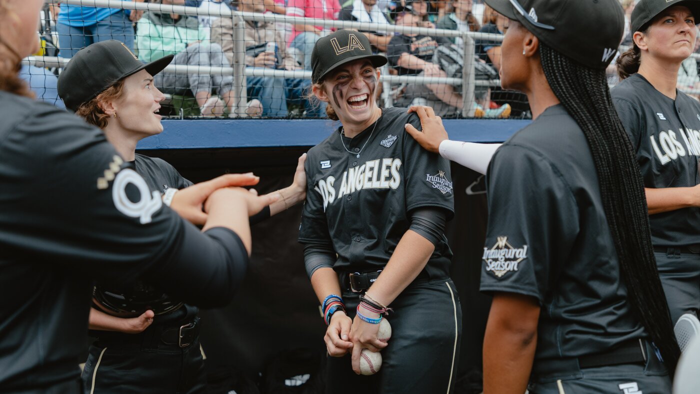 Frauen-Baseball-Profiliga beginnt ihre Eröffnungssaison