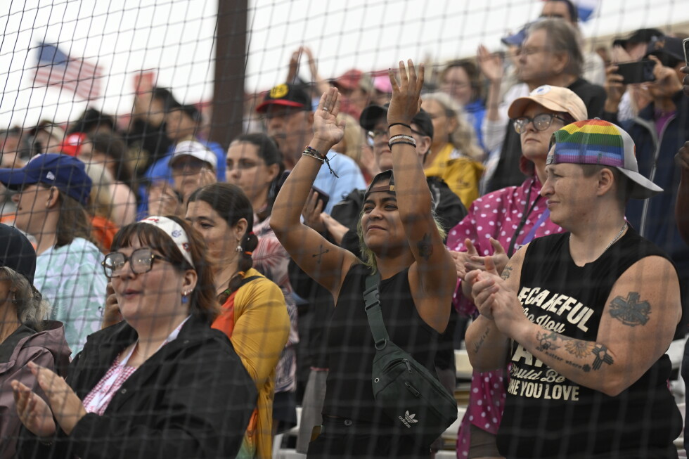 Women’s Pro Baseball League Debuts to Enthusiastic Crowd