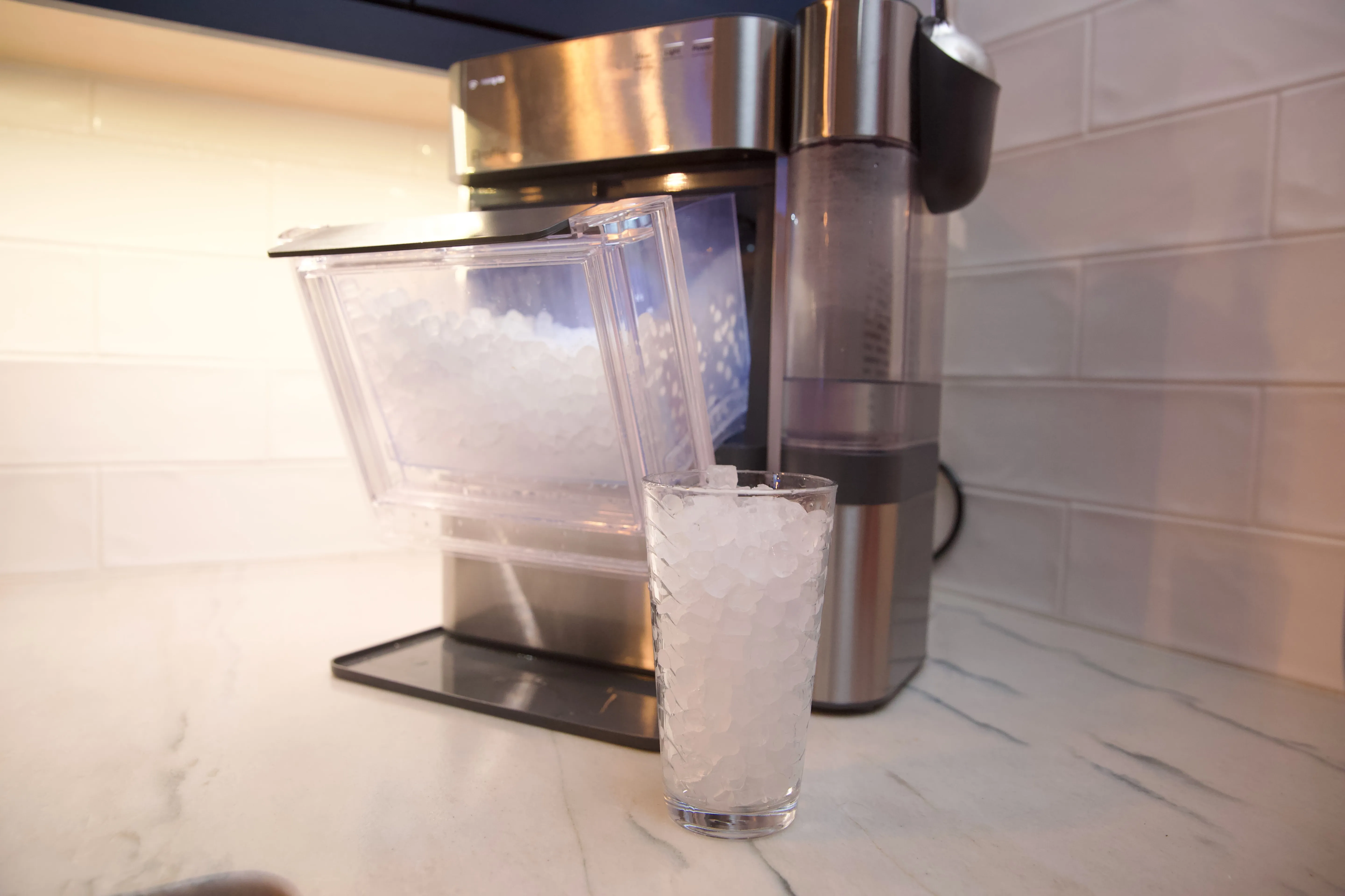 Woot bietet generalüberholte GE nugget ice maker für $264,99 an