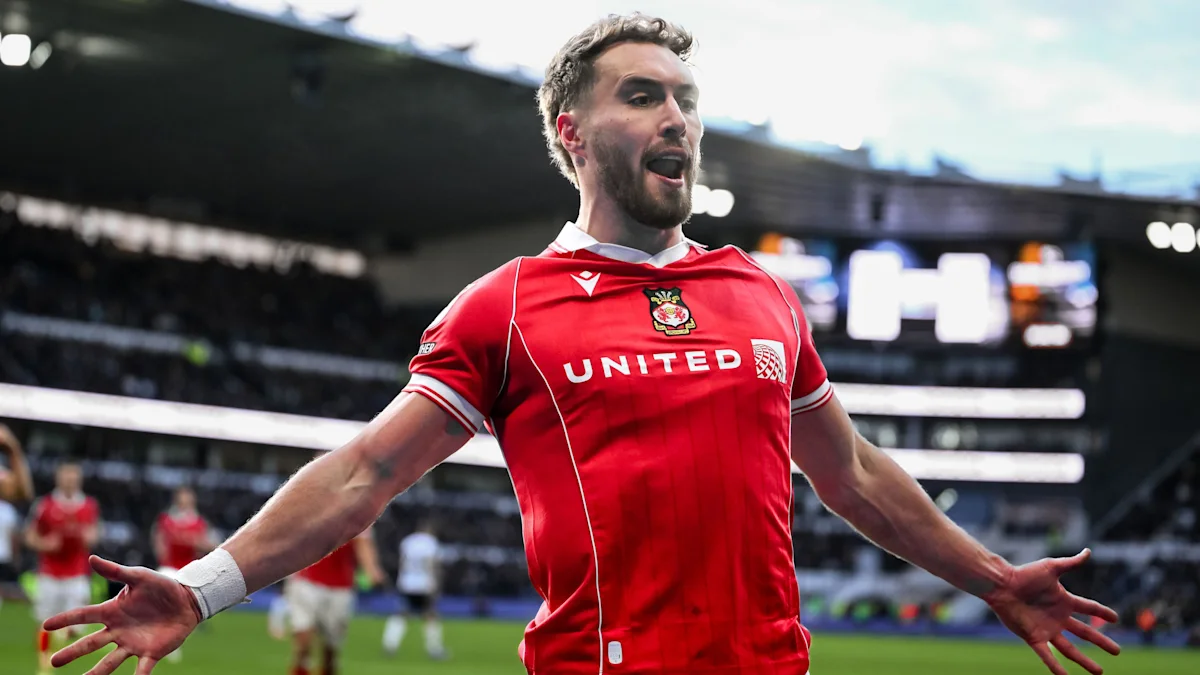 Wrexham Striker Sam Smith Signs New Deal