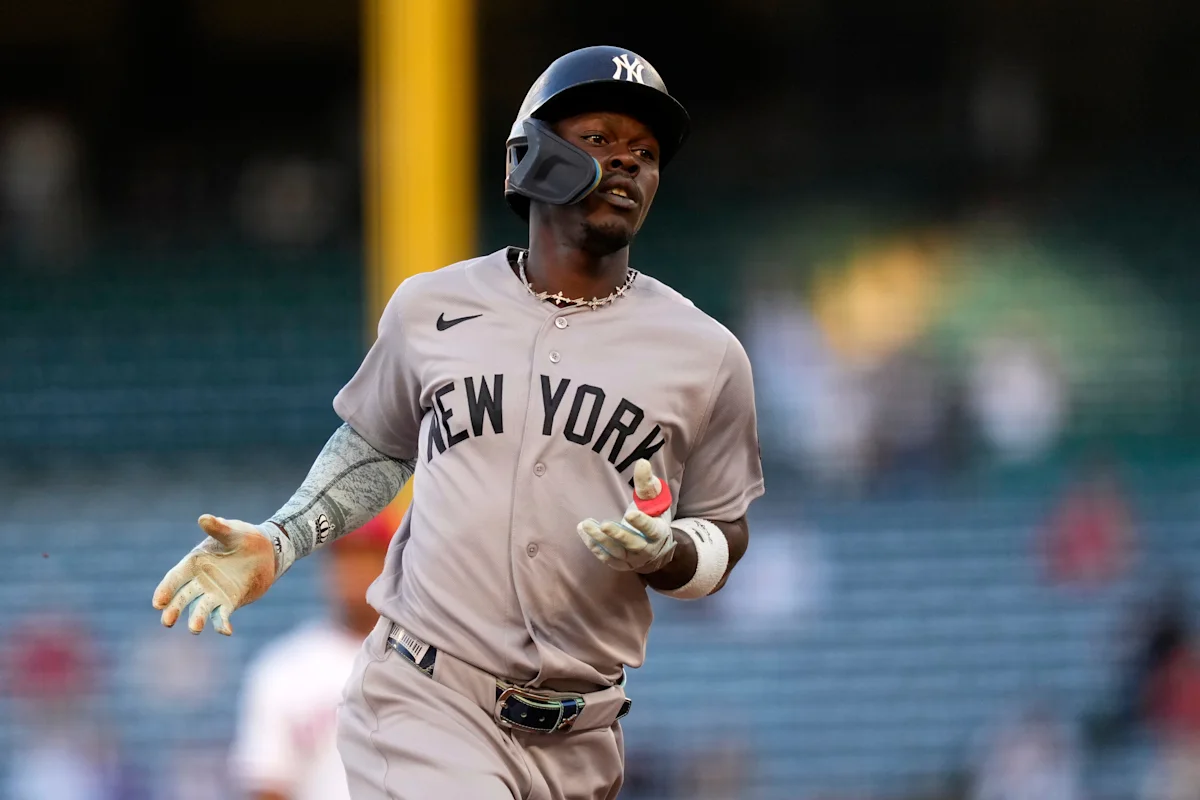 Los Yankees derrotan a los Angels 7-3, liderados por Jones y Chisholm