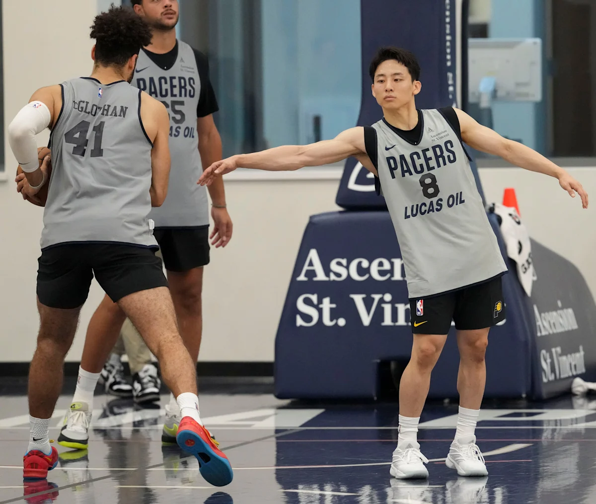 Yuki Kawamura Ficha con los Clippers Después de la Liga de Verano