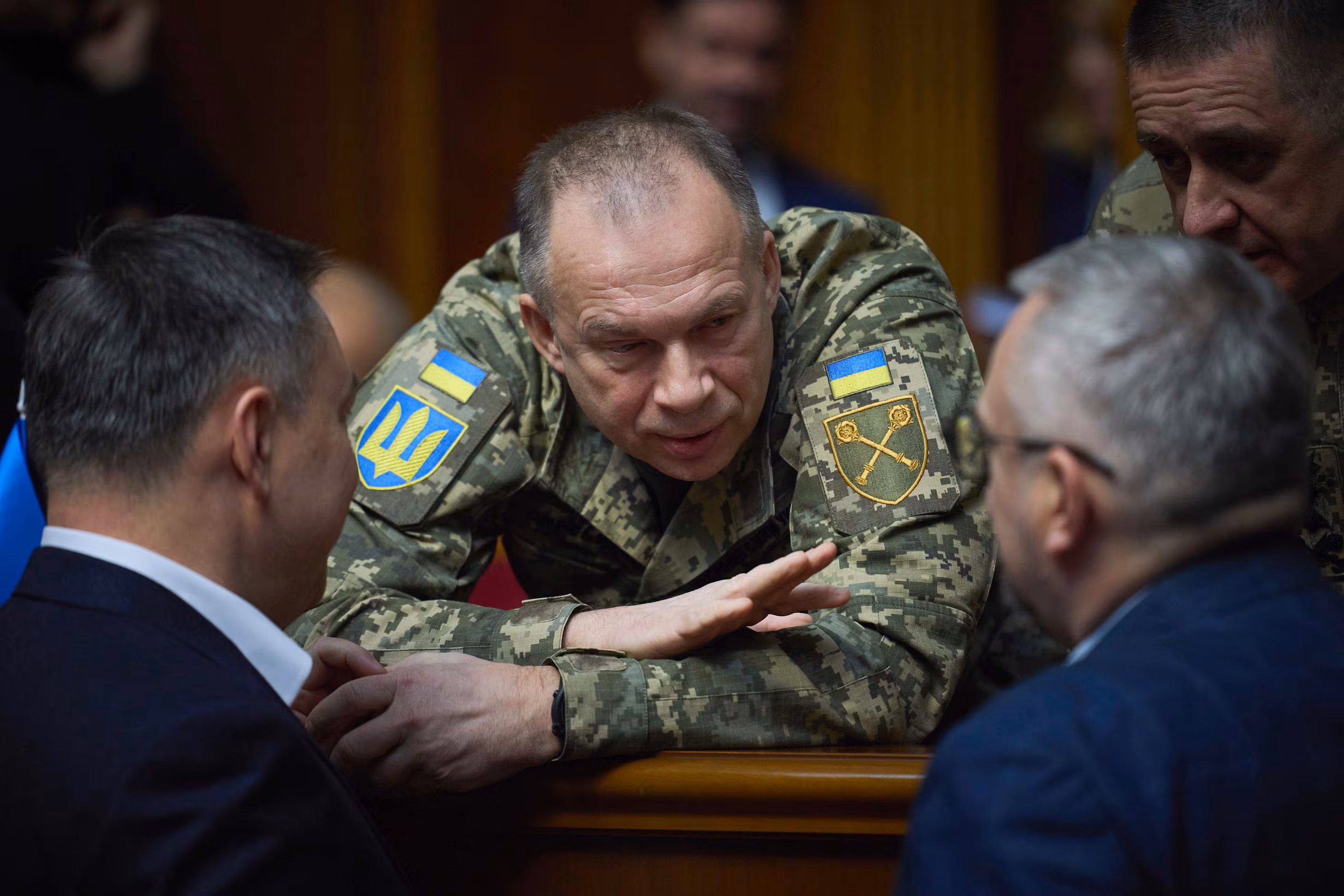 Zelenski destituye al jefe del ejército ucraniano tras protestas