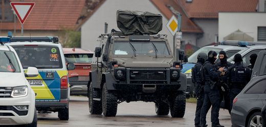 Zwei Landratsamt-Mitarbeiter bei Schusswaffenkontrolle in Berngau getötet