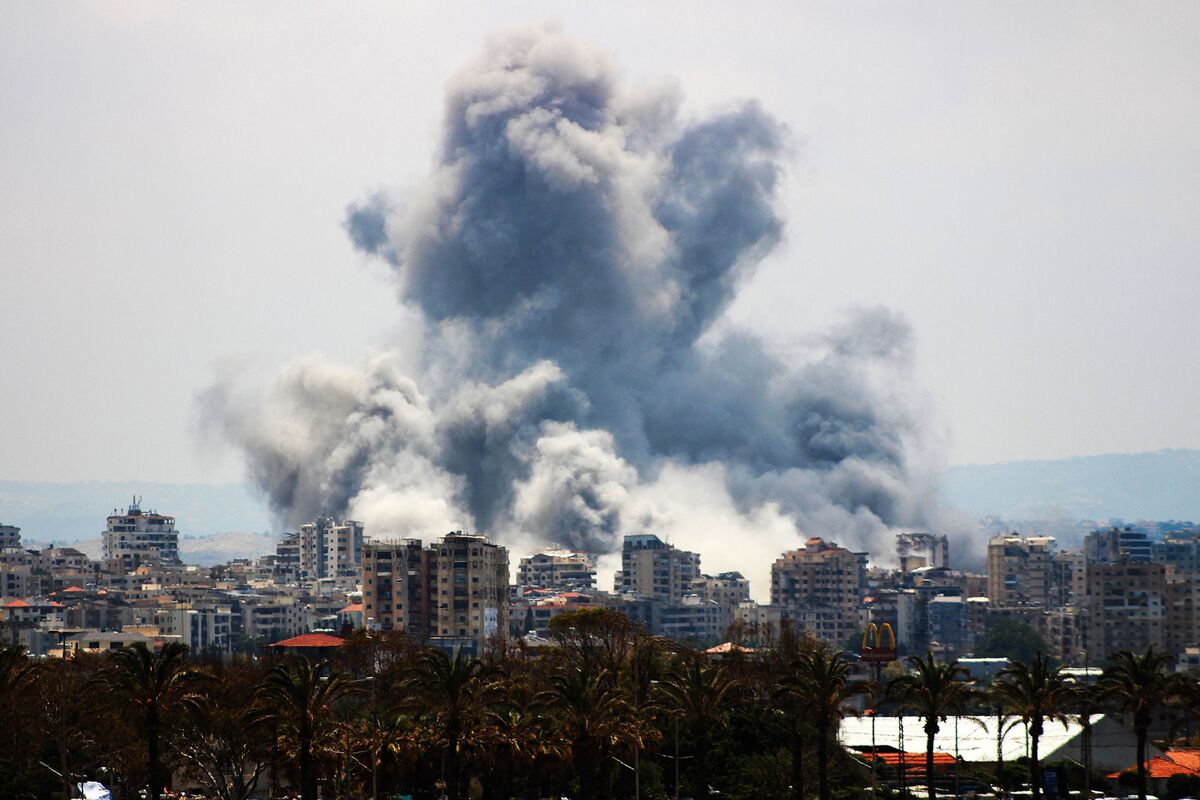 Trump Announces Israel-Hezbollah Ceasefire, Says Iran Talks Continue
